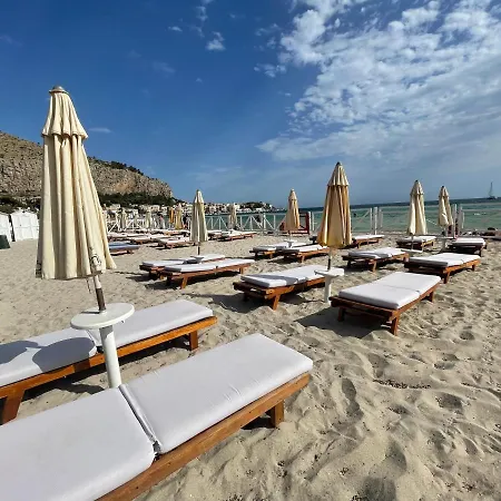 Πανσιόν Awa Mondello